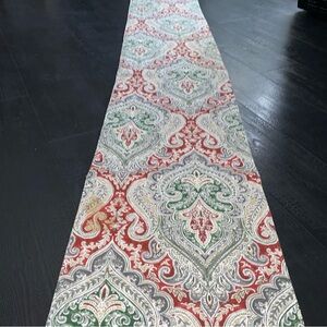 Twig & Twine Christmas‎ Red Green Gray Cotton Cloth Table Runner